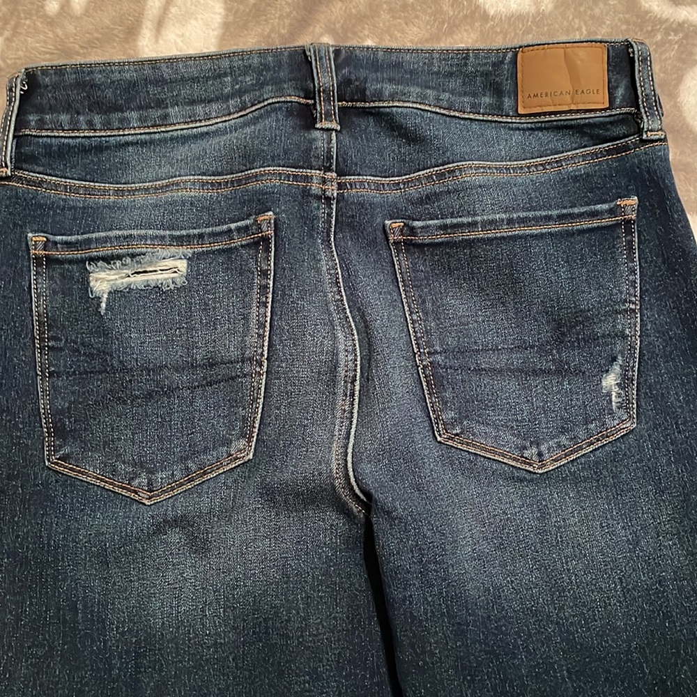 American Eagle Size 8 Stonewashed Distressed Short - image 5